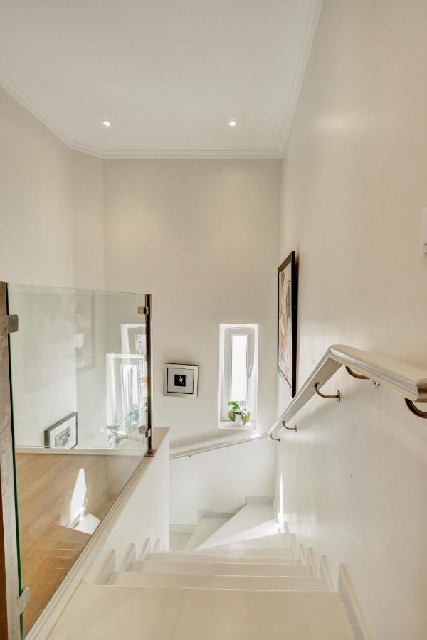 Comfortable Town House In Quiet Area By Lovelystay Lisbon Bagian luar foto
