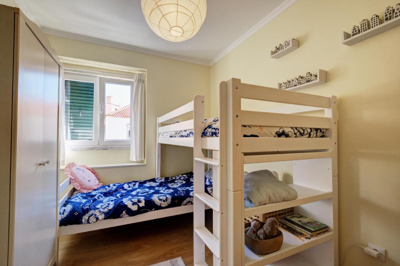 Comfortable Town House In Quiet Area By Lovelystay Lisbon Bagian luar foto