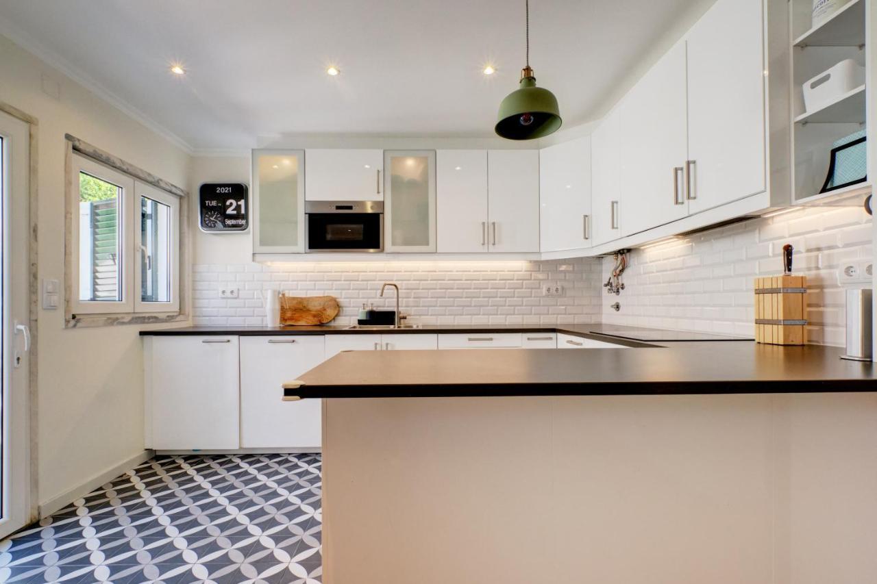 Comfortable Town House In Quiet Area By Lovelystay Lisbon Bagian luar foto