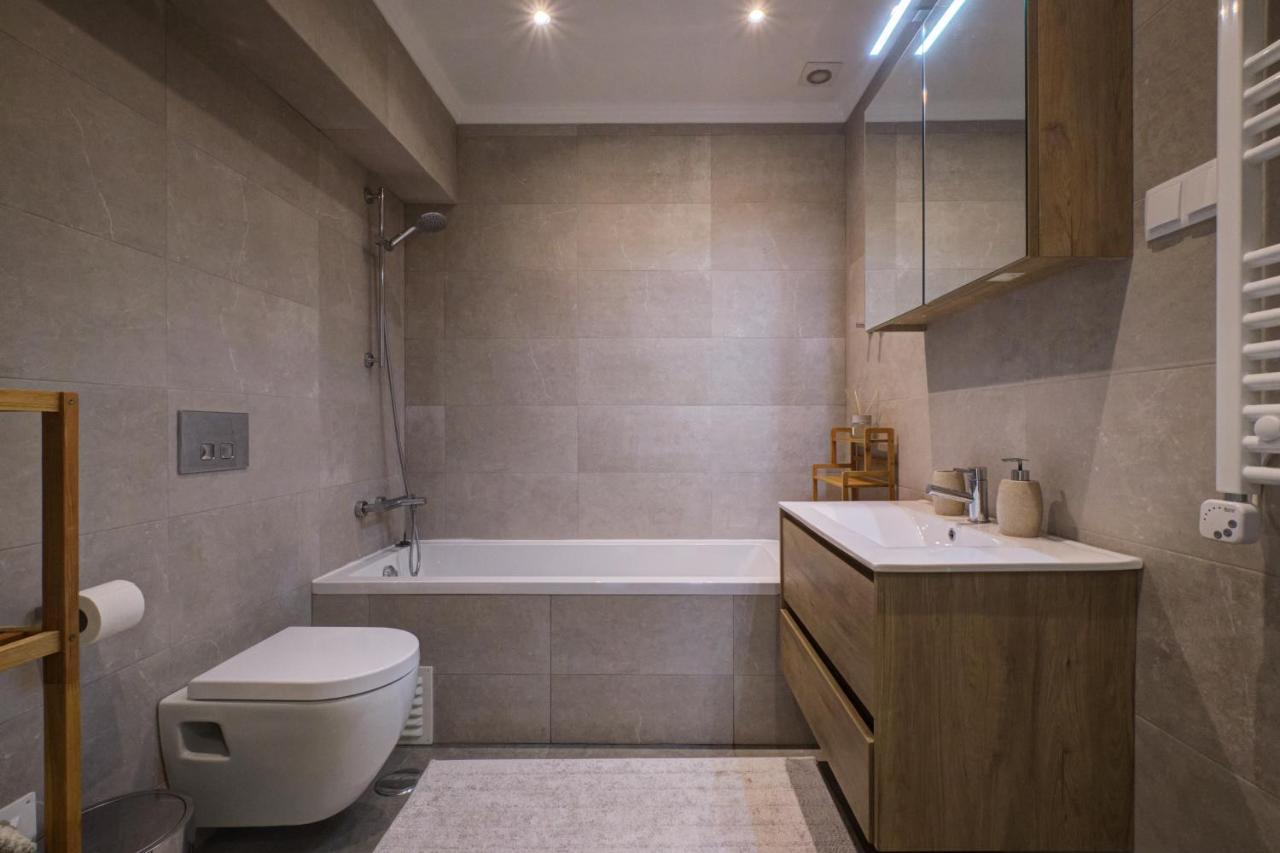 Comfortable Town House In Quiet Area By Lovelystay Lisbon Bagian luar foto