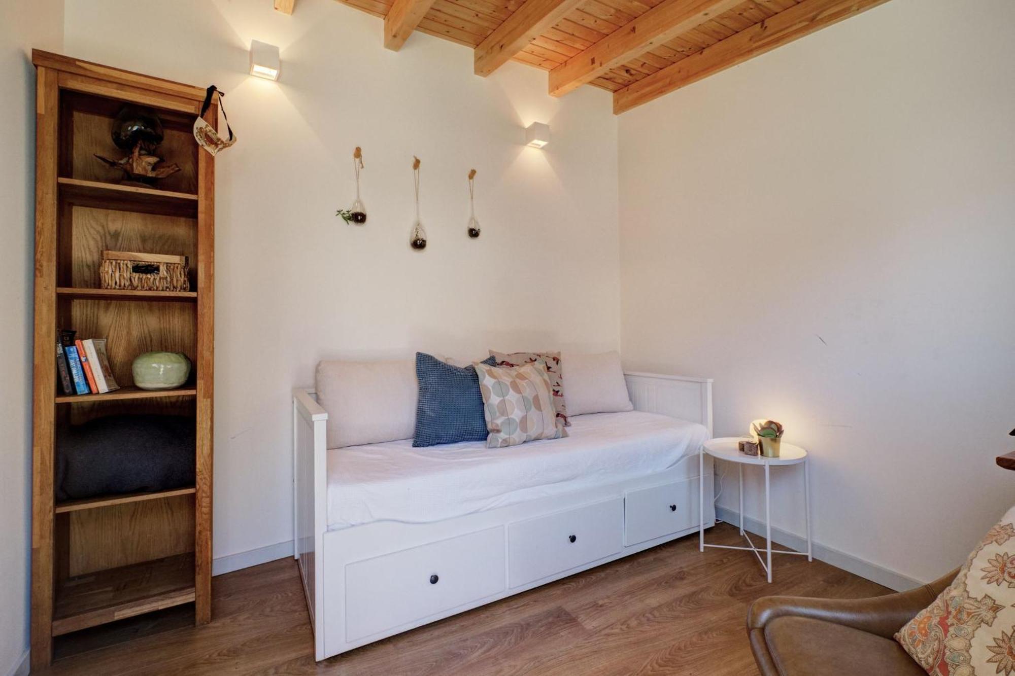 Comfortable Town House In Quiet Area By Lovelystay Lisbon Bagian luar foto